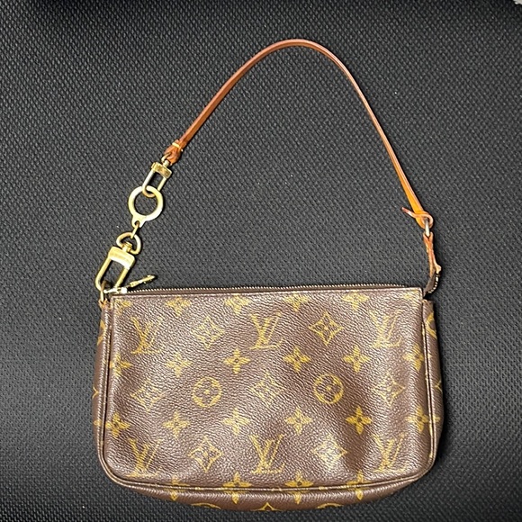 Louis Vuitton Handbags - Louis Vuitton Pochette-Vintage
